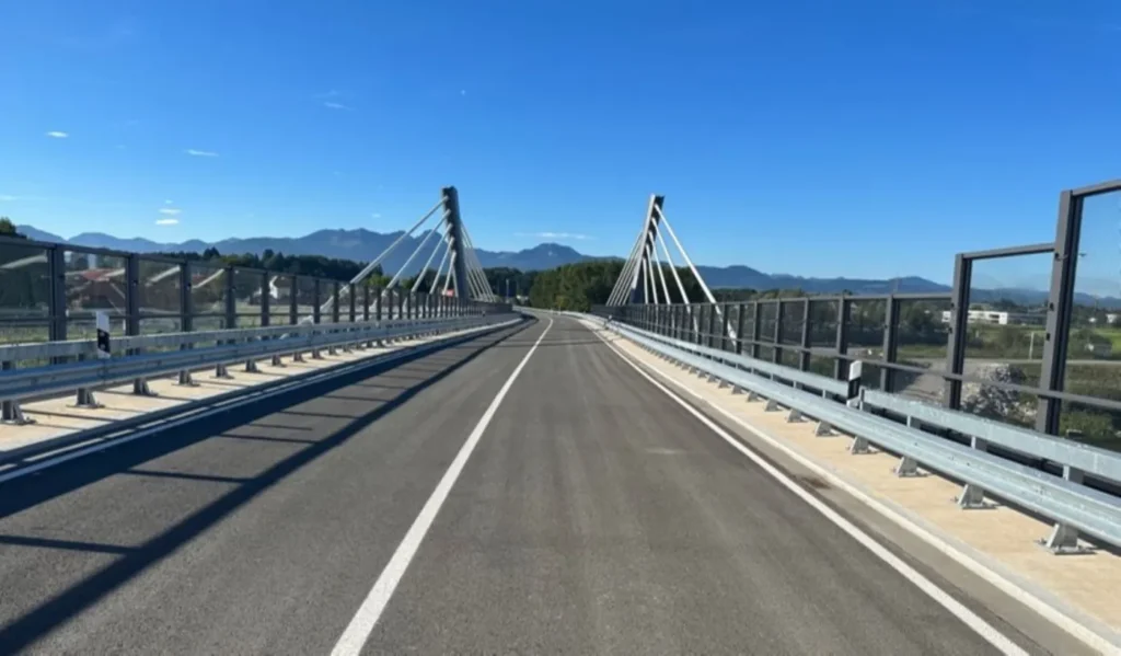 Aicherparkbrücke, B15-Westtangente Rosenheim